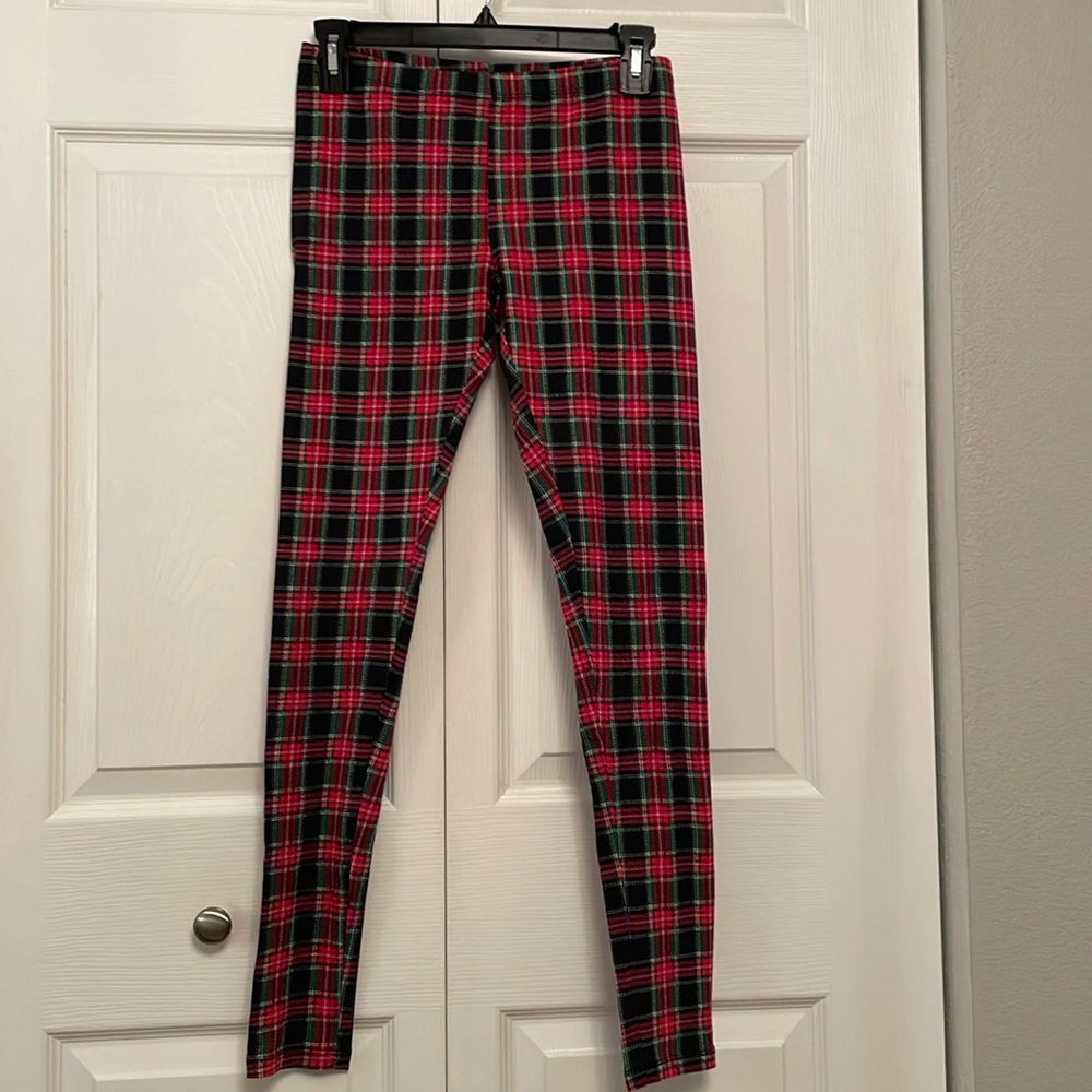 ZENANA Outfitters Christmas Plaid Tartan Leggings Small in Like New Condition